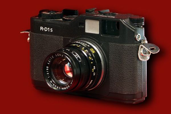 Mirrorless camera R-D1S